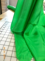 BTY Vintage Kelly Green Synthetic Silky Light Fabric 44W #0073