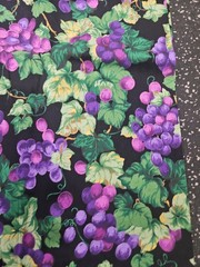 Lot of 2.75 Yards Grapes On The Vine Cotton Fabric