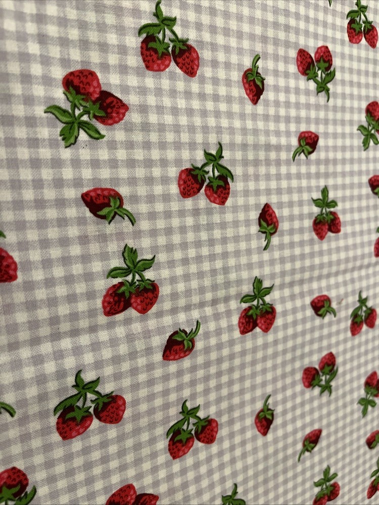 1/2 YARD Strawberries COTTON Sewing Fabric