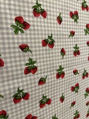 1/2 YARD Strawberries COTTON Sewing Fabric