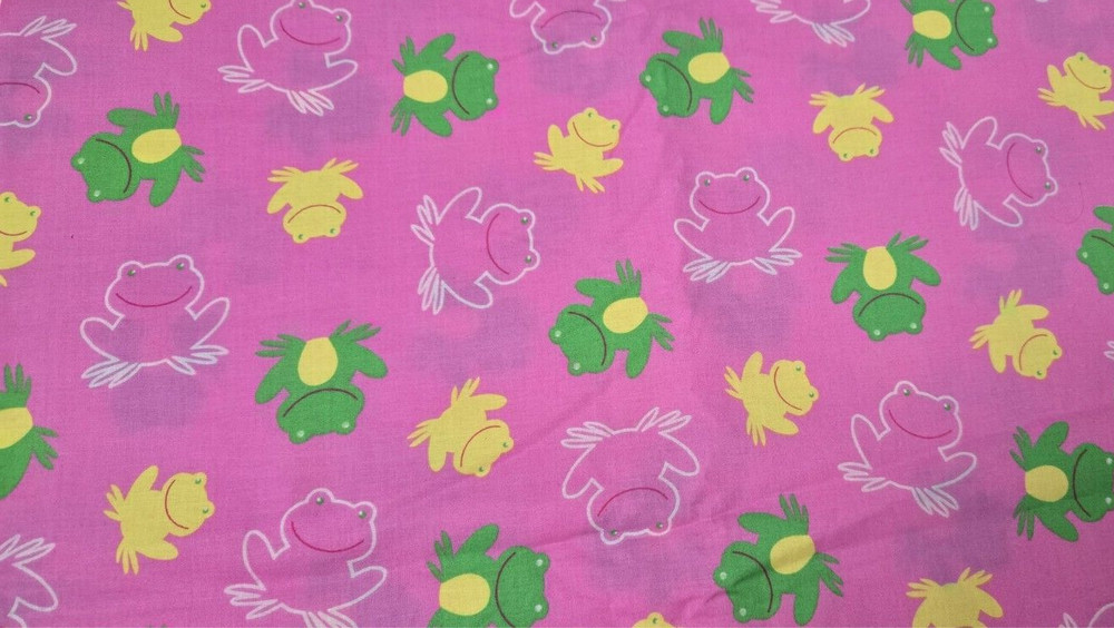 Camo Frogs Fabric Pink Green Cotton? Fabric Oakhurst Textiles 44×216″ / 6 Yards