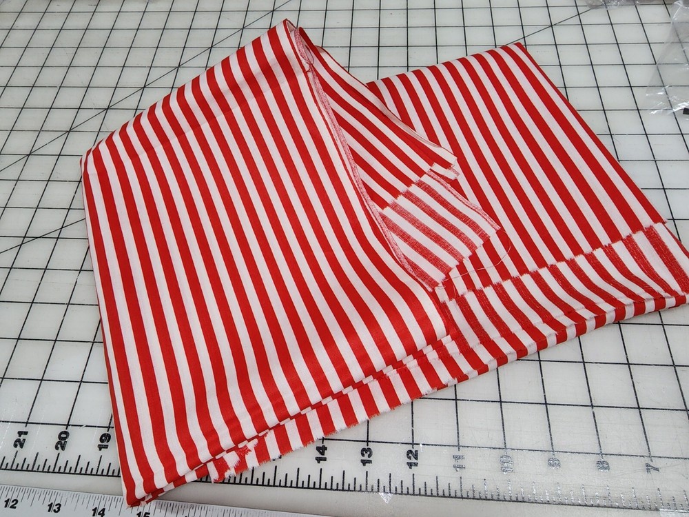 1Y Vintage Cotton Quilt Weight Fabric Red White Stripes Christmas 44W #0929