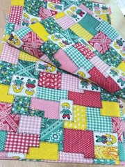 Vintage 70’s Fabric Faux Patchwork Cheater Cloth 5-1/4 Yards (190″) x 60″ Wide