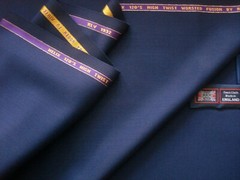 SUPER 120’s HIGH TWIST WOOL BLEND SUITING FABRIC Lt. Navy BY Roger La Viale=3.4m