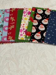 Christmas Print Charm Pack 42 pieces 5″ x 5″
