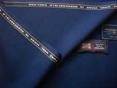 100% SUPER 130’s WOOL SUITING FABRIC IN Navy MADE IN Huddersfield England– 3.4 m