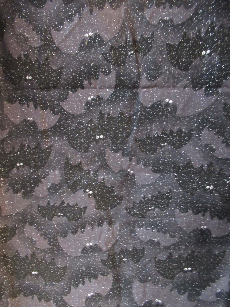 Halloween “BATS With EYES” BLACK&GRAY W/ Silver Glitter SZ 28″X58″ NEW