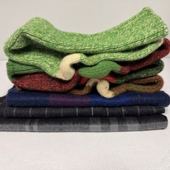 Wool Cashmere Crafts Sewing Cutters Lot Scarves Socks 1.5lbs Upcycle Red Green