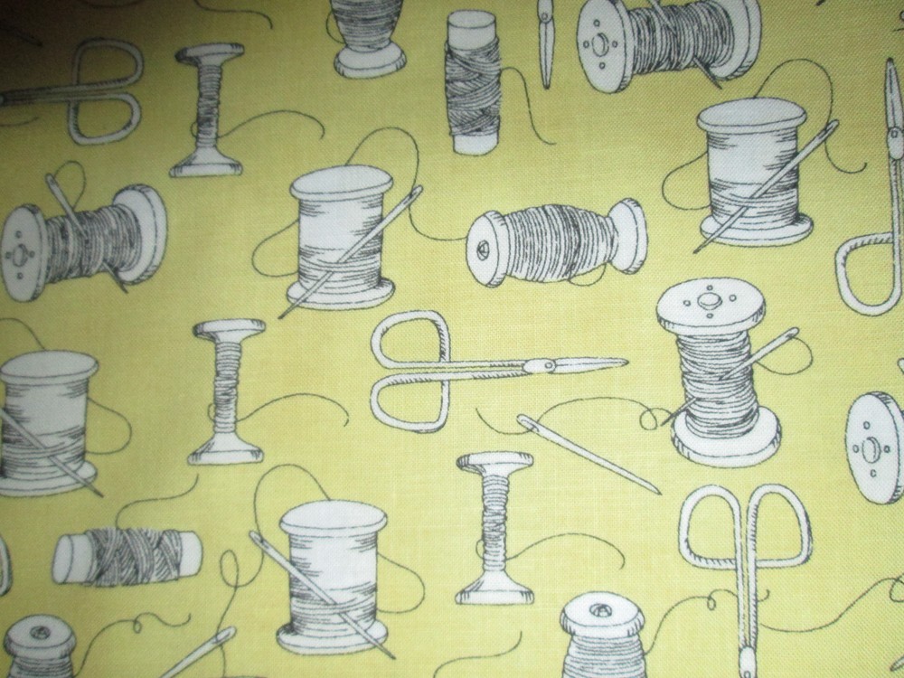 THREAD SCISSORS SEWING ITEMS YELLOW COTTON FABRIC FQ