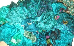 LOT PURE SILK Antique Vintage Sari REMNANT Fabrics 100 GRAMS Peacock Green RARE