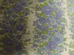 Vintage PURPLE & GREEN FLORAL Flannel Fabric (50cm x 50cm)