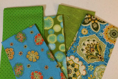 FABRIC (5) Fat Quarters FLOWER MEDALLIONS & Polka Dots – Blue & Green – Cotton