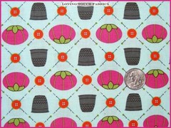 ROBERT KAUFMAN SEWING THEME PIN CUSHIONS THIMBLES BUTTON FABRIC FQ 18″X22″ BLUE