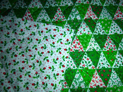 Vtg 2 Sided Quilted Fabric Christmas Floral Motif 43″ x 3 Yds