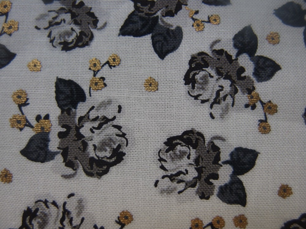 Cotton Fabric Gray Ross Flower By Jo Ann 44″ X 54” No:115