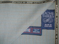 90% SUPERFINE WOOL + 10% POLYAMIDE SUITING FABRIC MADE IN ENGLAND = 2.4 m