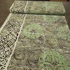 Luau BTY Banyan Batiks Tonal Green Double Border Circles