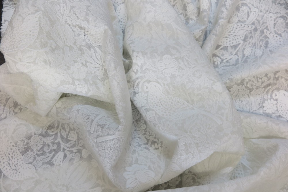 WILLIAM MORRIS CURTAIN FABRIC “Pure Strawberry Thief Embroidery” 3.2 METRE PAPER