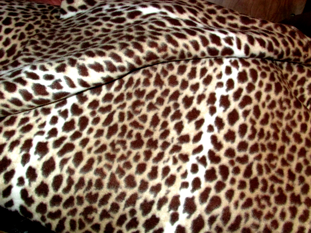 VELOUR ANIMAL PRINT fabric 144+ x 65″ selvage hemmed both sides (sew cab 4)