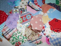 Lot of 900 Hexagon Quilt Pieces Prints Solids Christmas Florals & Template