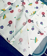 VTG Dotted Umbrellas Pink Hats Purple FLorals on White 16X12″ + Remnants