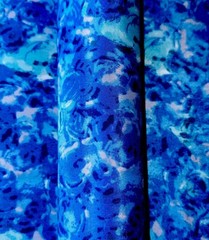 Gorgeous Vtg Polyester Abstract Floral Fabric 59”x2.1Y Light & Dark Blue