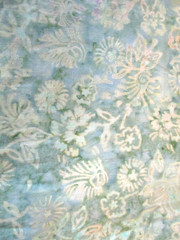 6-2/3 YDS MOTTLED GREEN BATIK WOODCUT FLOWERS 100% COTTON OOP 2008