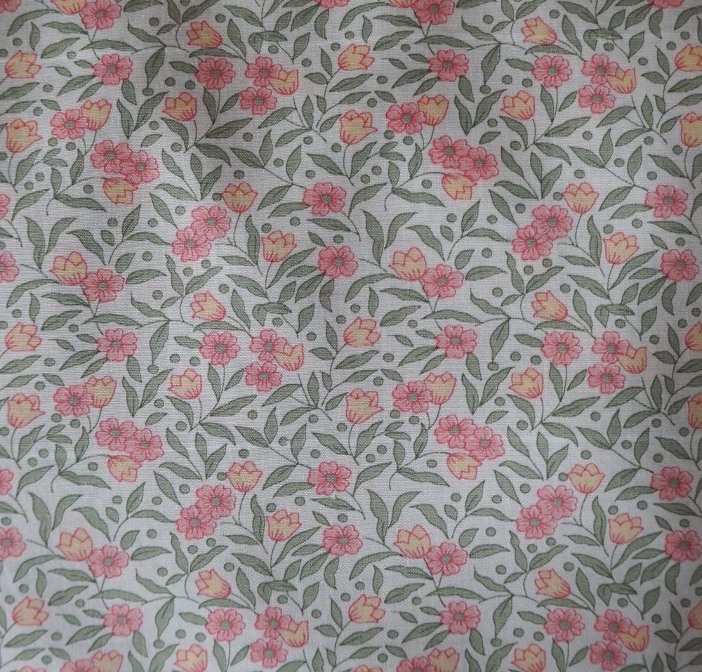 ~ ROBERT KAUFMAN SEVENBERRY Petite Fleurs SB6100D10-1 Blossom FABRIC BTY ~