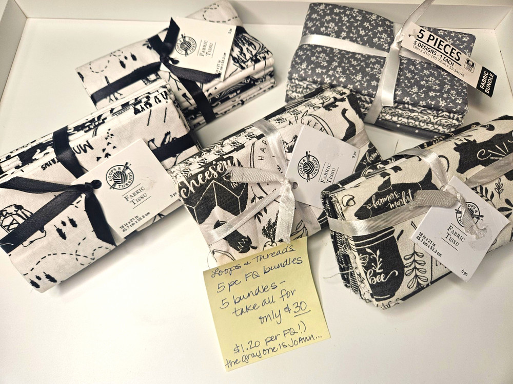 Loops & Threads (4) And JoAnn (1) Black and Grayscale 5 PC Fat Quarter Bundles