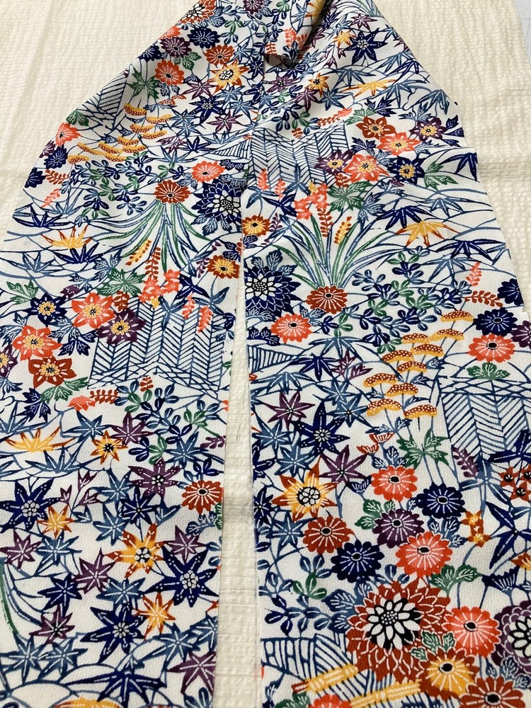 Vintage Japanese kimono silk fabric / white base, garden, floral DA19