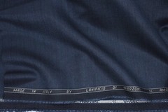 Lanificio di Marzoni Luxurious wool and silk suiting fabric made in Italy blue