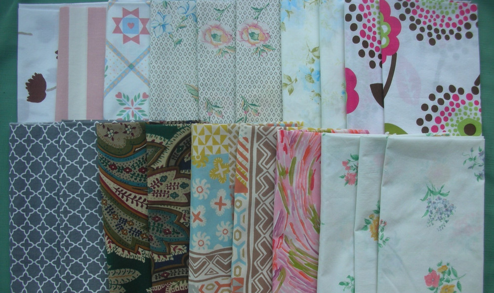 VTG UPCYCLED FLORAL BED SHEET FAT QUARTERS 18 X 22 LOT 20 COT/POLY CRAFT SEWING