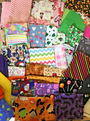 Huge holiday Quilters Delight Fabric Scraps Pieces Remnants Crafters 2-lb