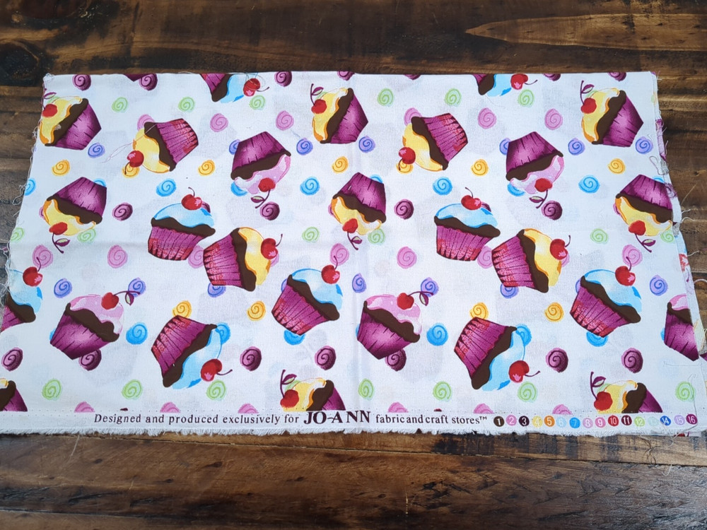 Joann Fabric Cupcakes 42×18″