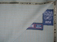 90% SUPERFINE WOOL + 10% POLYAMIDE SUITING FABRIC MADE IN ENGLAND = 2.4 m