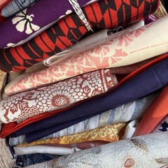 1/2 Lbs Of Scraps Of Japanese Kimono Print Fabric lots Mixed Silk, Cotton, Linen