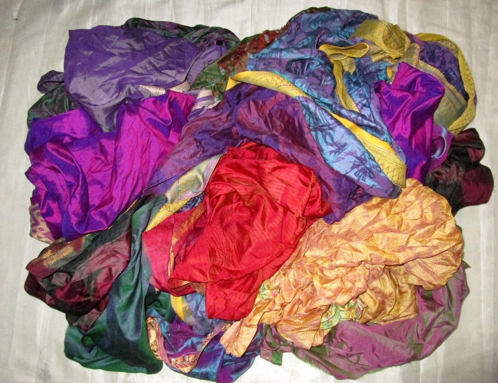LOT PURE SILK Antique Vintage Sari REMNANT Fabrics 100 GRAMS Change Color