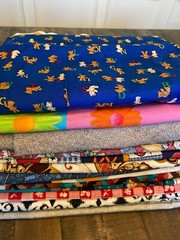 Vintage Fabric Cloth Assorted Patterns Crafts Quilt 10lbs Over 26.5 yards