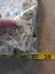VTG 1996 Meadow Lark Collection Florals on Off White Cotton Fabric 44 X 108