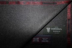 100% EXTRAFINE MERINO WOOL SUITING FABRIC MADE IN HUDDERSFIELD ENGLAND = 2.8 m