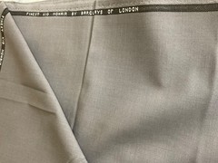 Vintage 1991 Barclay’s Gray 60% Wool 40% Mohair English Suiting 2.7m 275 g/m