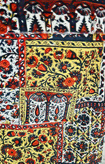 VTG HAVEN Fabrics MANES Paisley Floral Tiles Cheater Quilt Red Yellow Blue BTHY