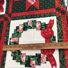 Vintage 12 Pillow Cheater Blocks Christmas Quilt Cotton Fabric Wreath 53″x45″