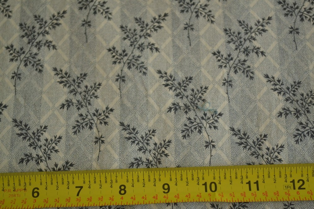 By 1/2 Yd, Vintage, Navy & Black on Cream Quilt Cotton, General Fabrics, N682