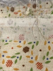 Cotton/Polyester Blend Fabric Brown Rust Calico Stylized Flowers on Cream 3.75Y
