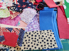 Fabric lot 1 Pound Pieces Remnants Scraps Quilting Craft Small Swatches
