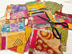 Vintage kantha bundles, Indian SARI Fabric Square, Quilting Kantha Scraps