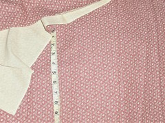Fabric Traditions 1990 Vintage quilting Cotton fabric white stems on mauve