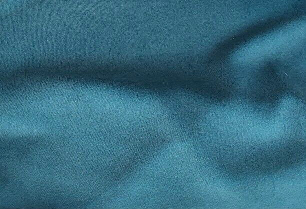 Plain Velvet / Stone Blue Width : 142cm. Length : 2.50 metres