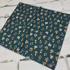 Fabric Remnants Scrap Lot 12oz Vintage Floral Prints Sports Teams Quilt Craft